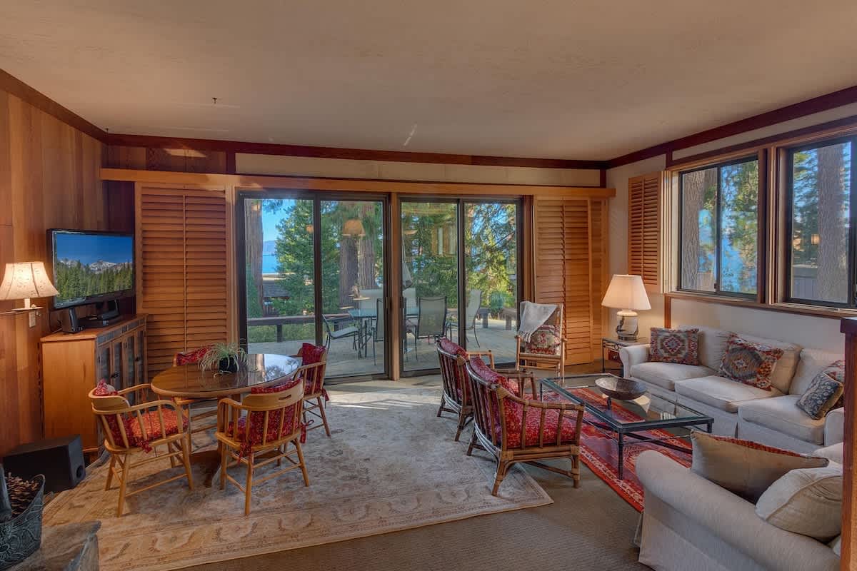 6-8 Miles to Palisades|Alpine|Homewood|Walk to TC — Tahoe City, CA — vacation rental