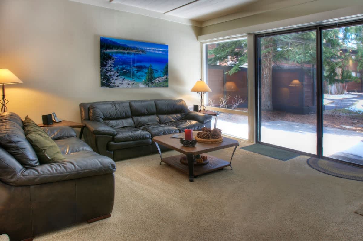 6-8 Miles to Palisades|Alpine|Homewood|Walk to TC — Tahoe City, CA — vacation rental