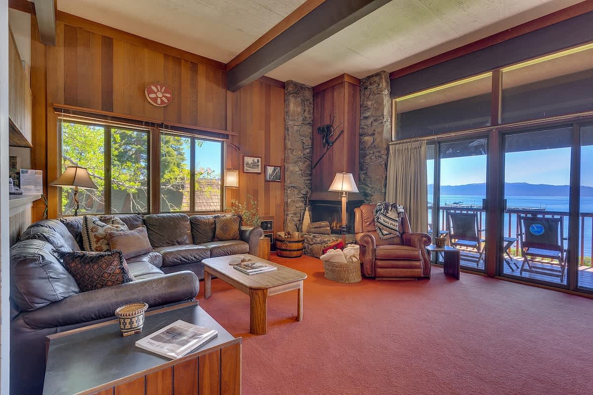 6-8 Miles to Palisades|Alpine|Homewood|Walk to TC — Tahoe City, CA — vacation rental