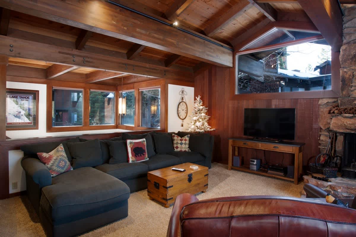 6-8 Miles to Palisades|Alpine|Homewood|Walk to TC — Tahoe City, CA — vacation rental