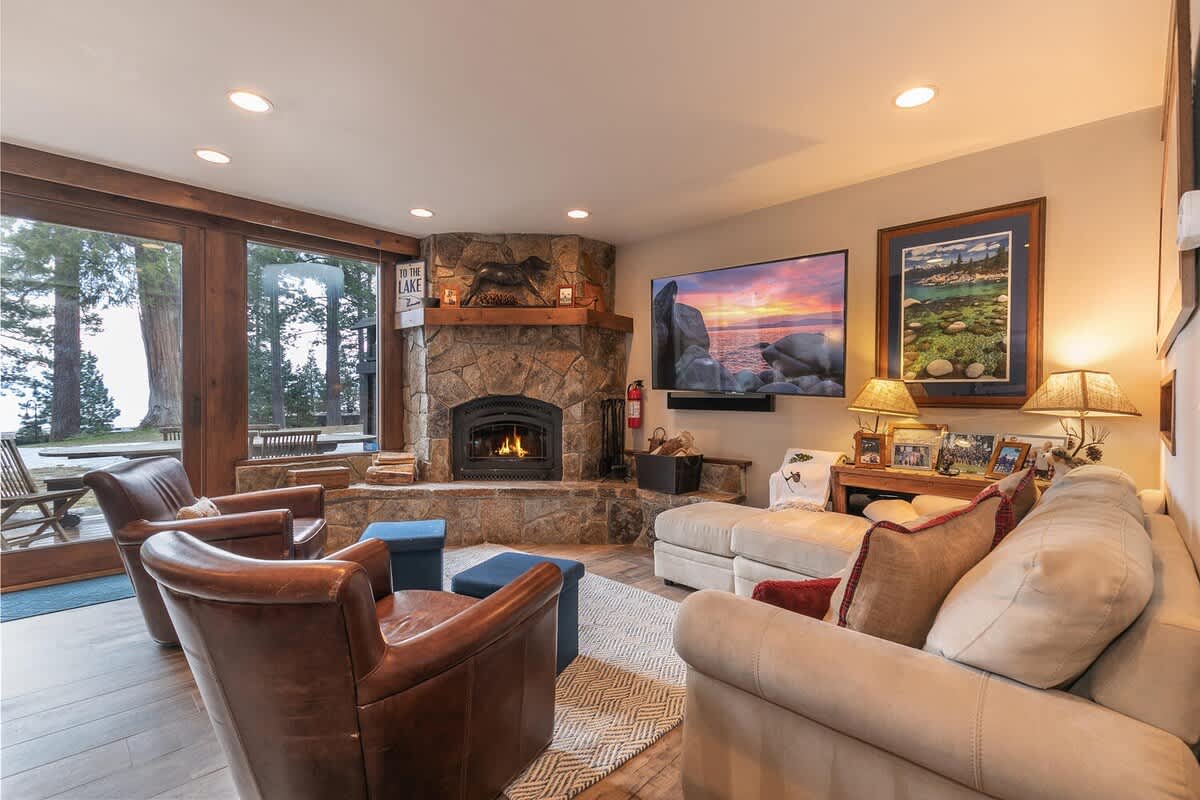 6-8 Miles to Palisades|Alpine|Homewood|Walk to TC — Tahoe City, CA — vacation rental