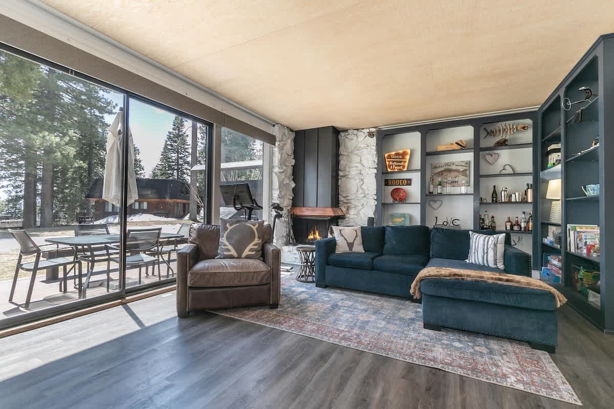 6-8 Miles to Palisades|Alpine|Homewood|Walk to TC — Tahoe City, CA — vacation rental