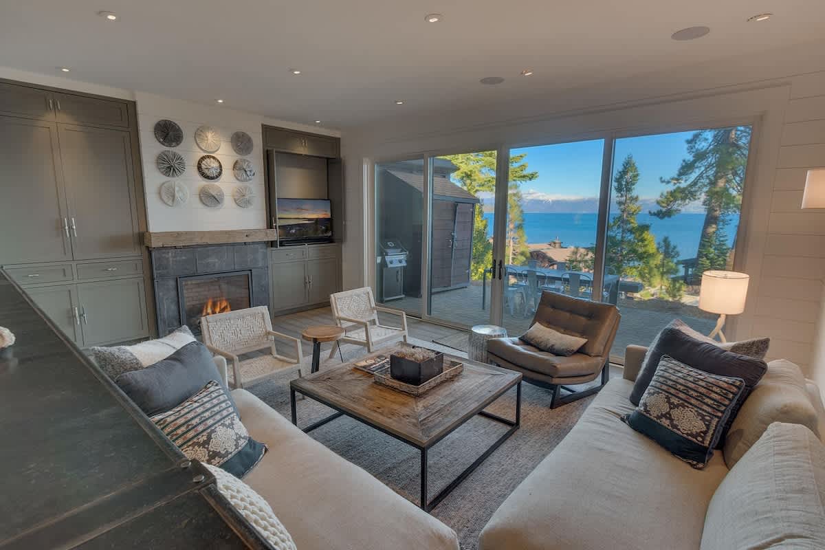 6-8 Miles to Palisades|Alpine|Homewood|Walk to TC — Tahoe City, CA — vacation rental