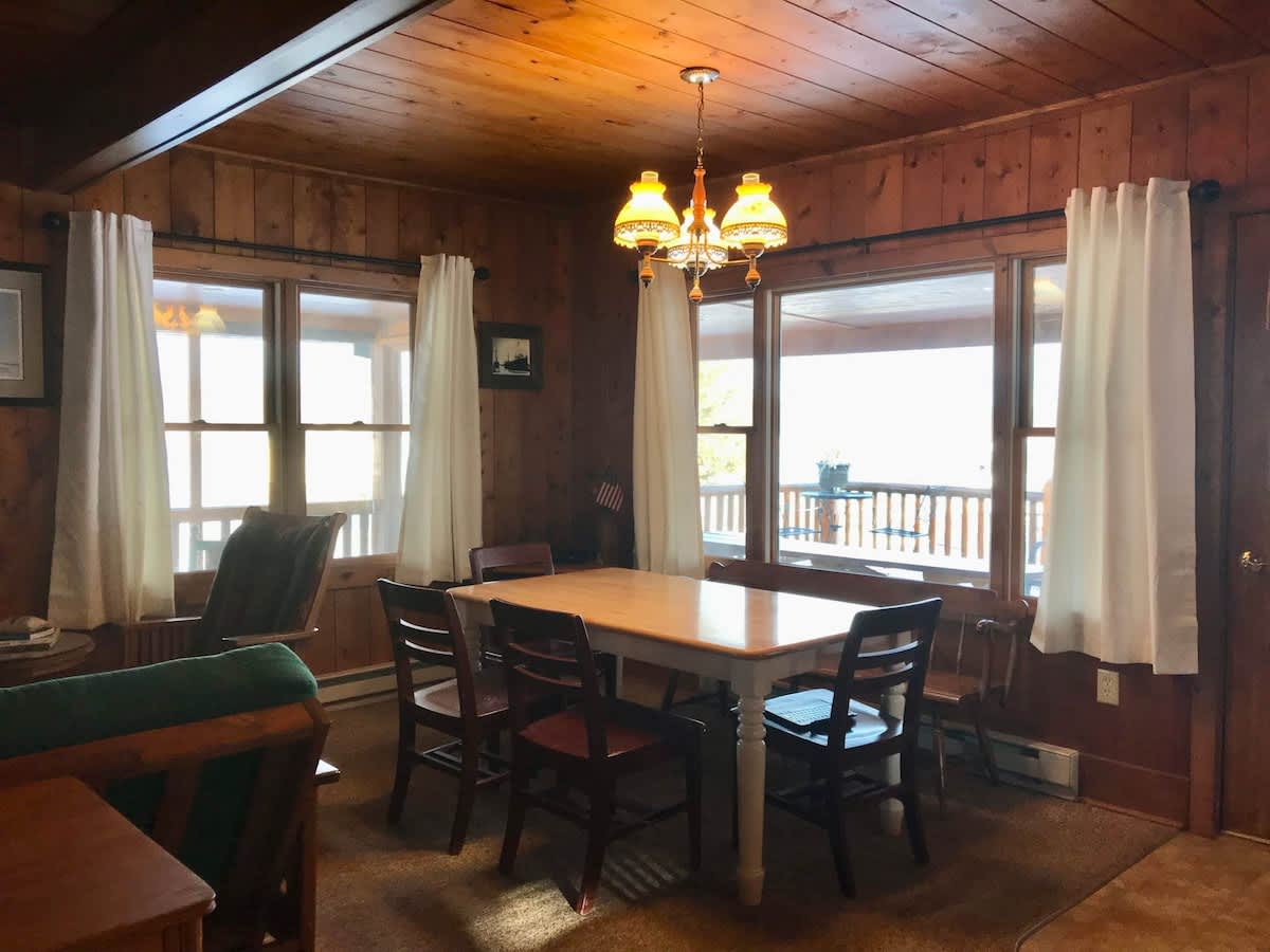 'Northside' Cottage w screened in porch 6