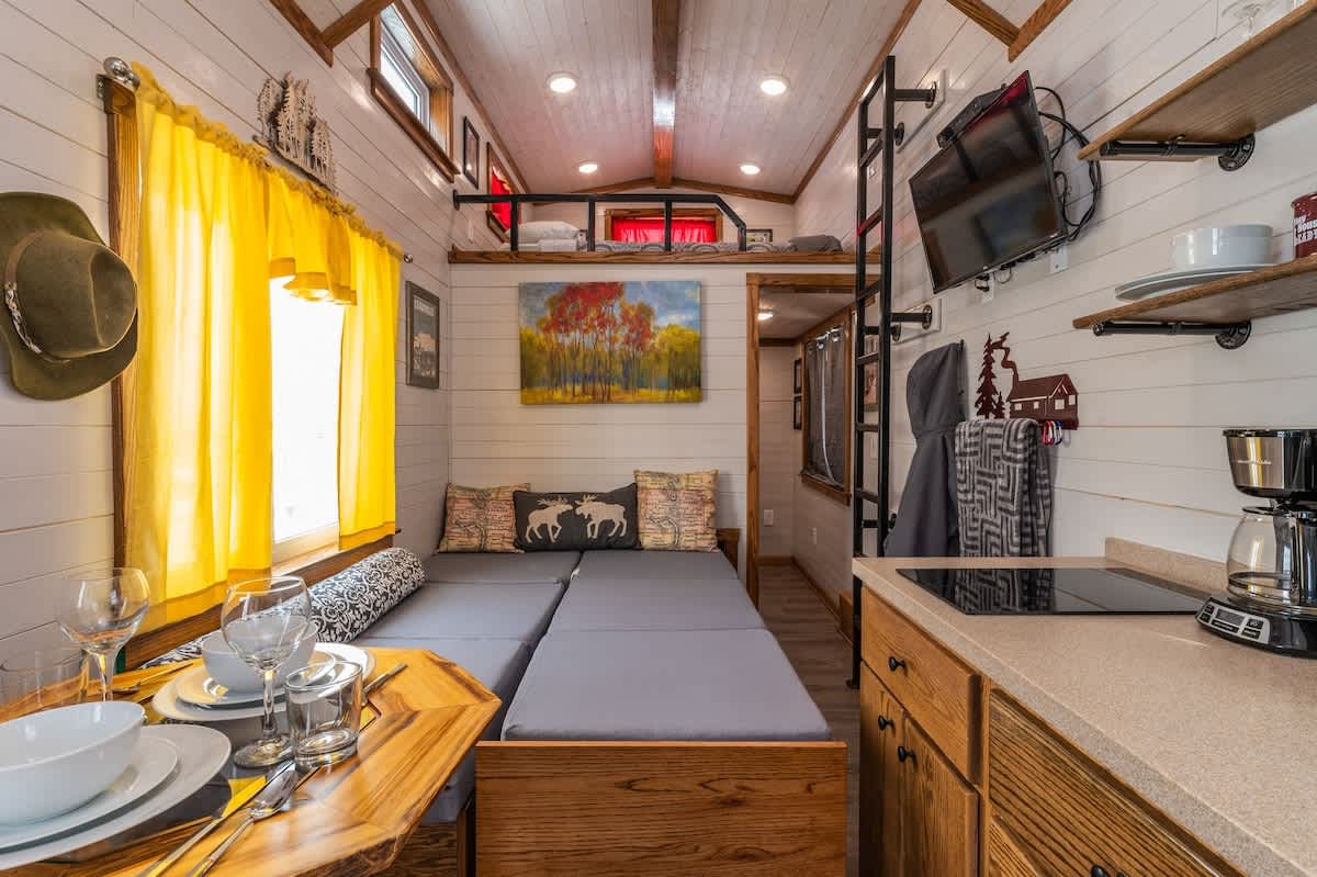 Tiny House Marshall- 1 block from Harrison — Leadville, CO — vacation rental