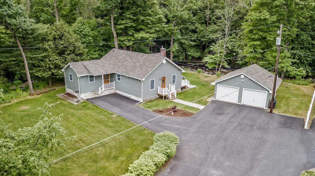 Cabin by the Creek with private creek access - — Tannersville, PA — vacation rental