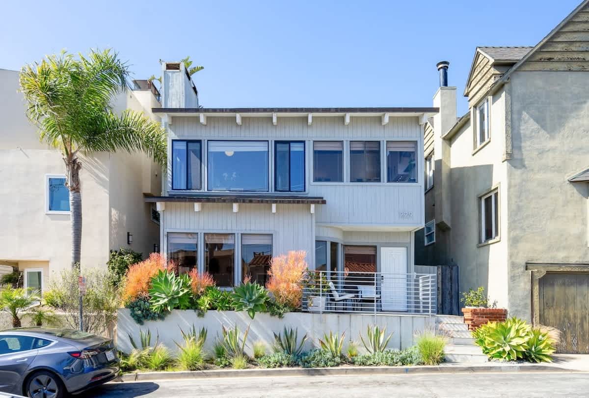 Luxe Retreat Steps to Beach & Shops | Free Parking