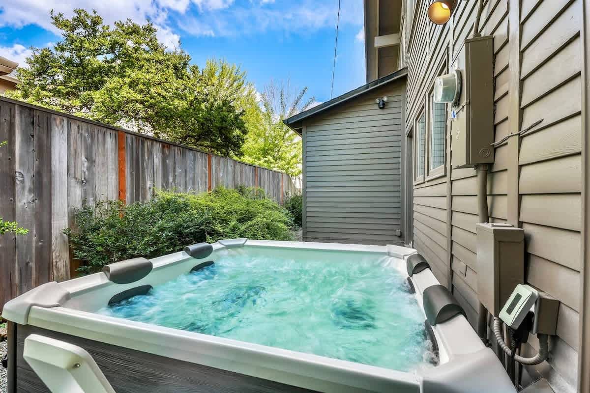 Sleeps 22 Game Room | Hot Tub 2