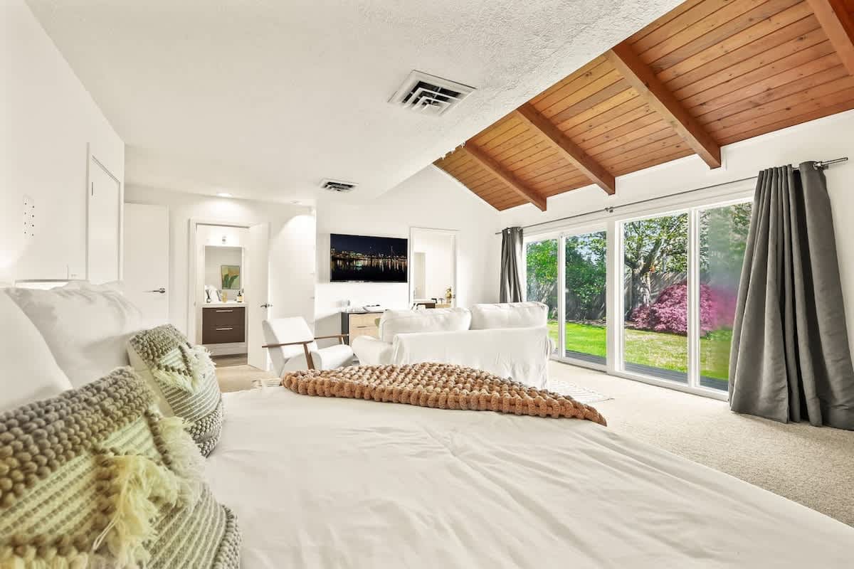 Sleeps 22 Game Room | Hot Tub 4