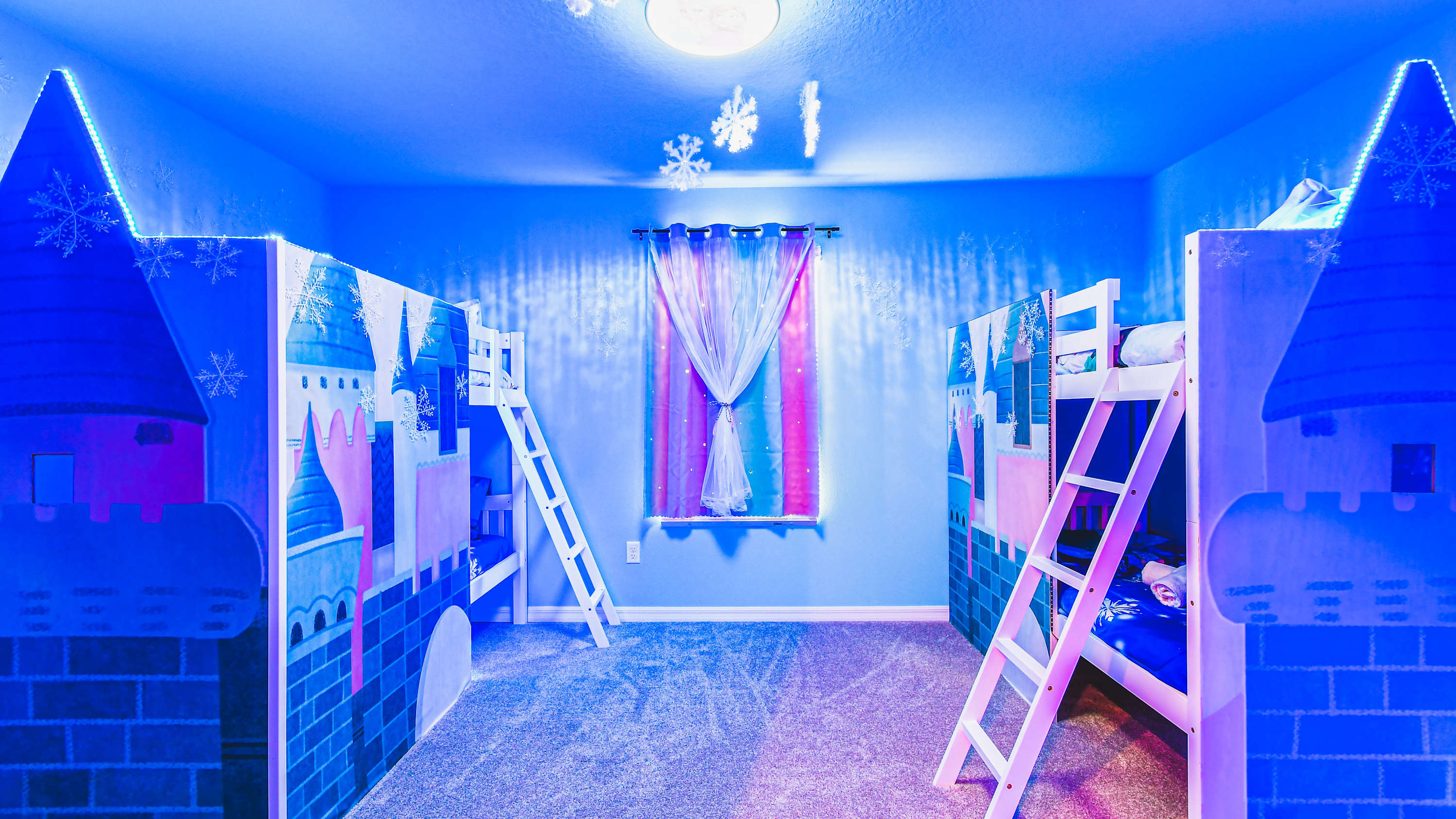 8901CBD Solara Photo