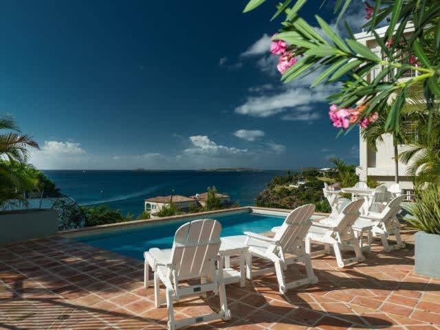 Ocean Views, Pool, Walk2Town, Backup Generator!