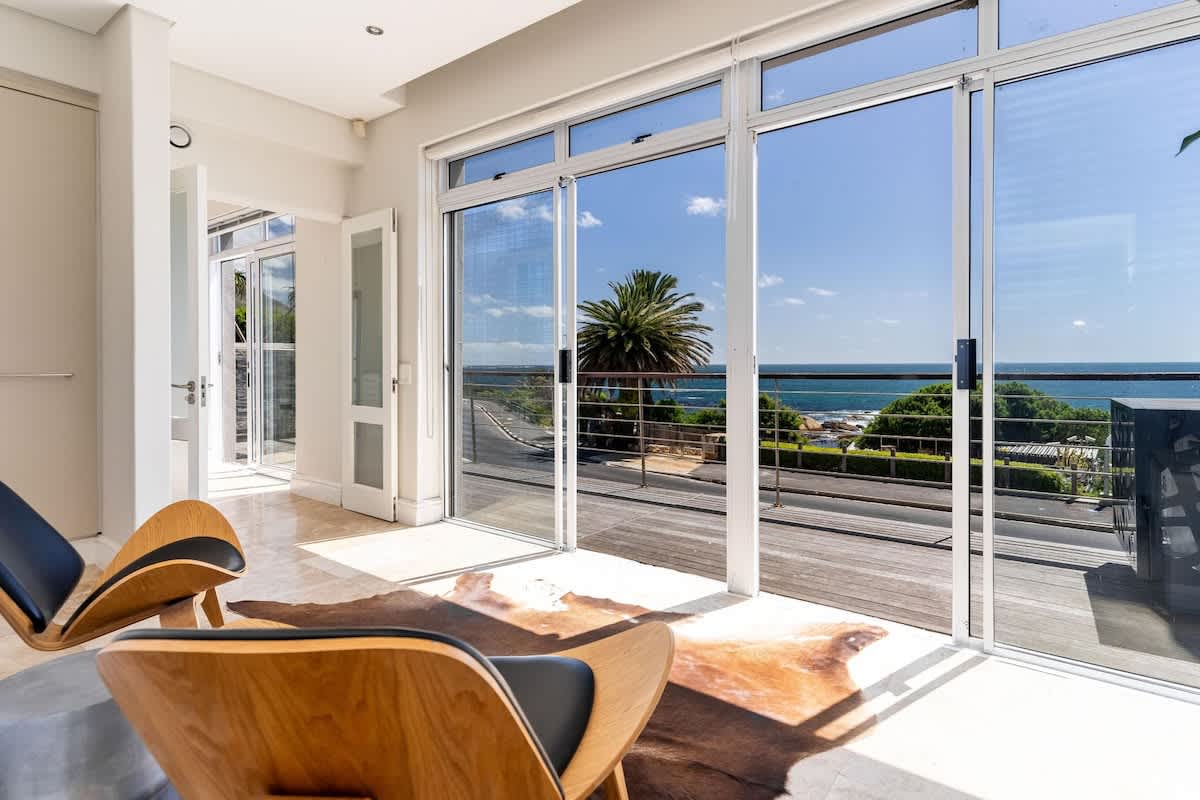 Sunset Cove Bakoven - Apt with amazing sea views — Cape Town, Western Cape — vacation rental