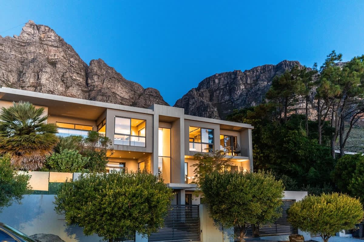 Sapphire Seas - Designer Villa, Jacuzzi, Camps Bay — Cape Town, Western Cape — vacation rental