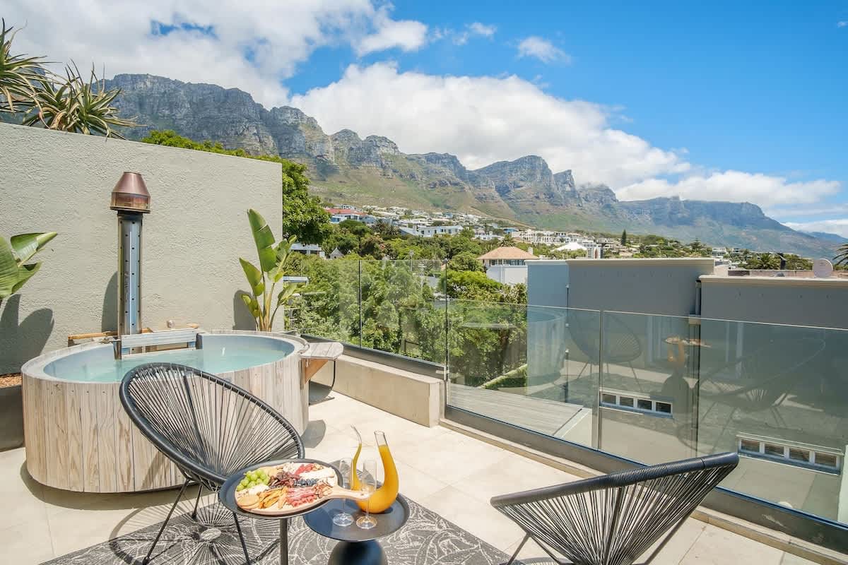 Argyle Camps Bay - Pool, 5 min walk to beach, Hot tub — Cape Town, Western Cape — vacation rental