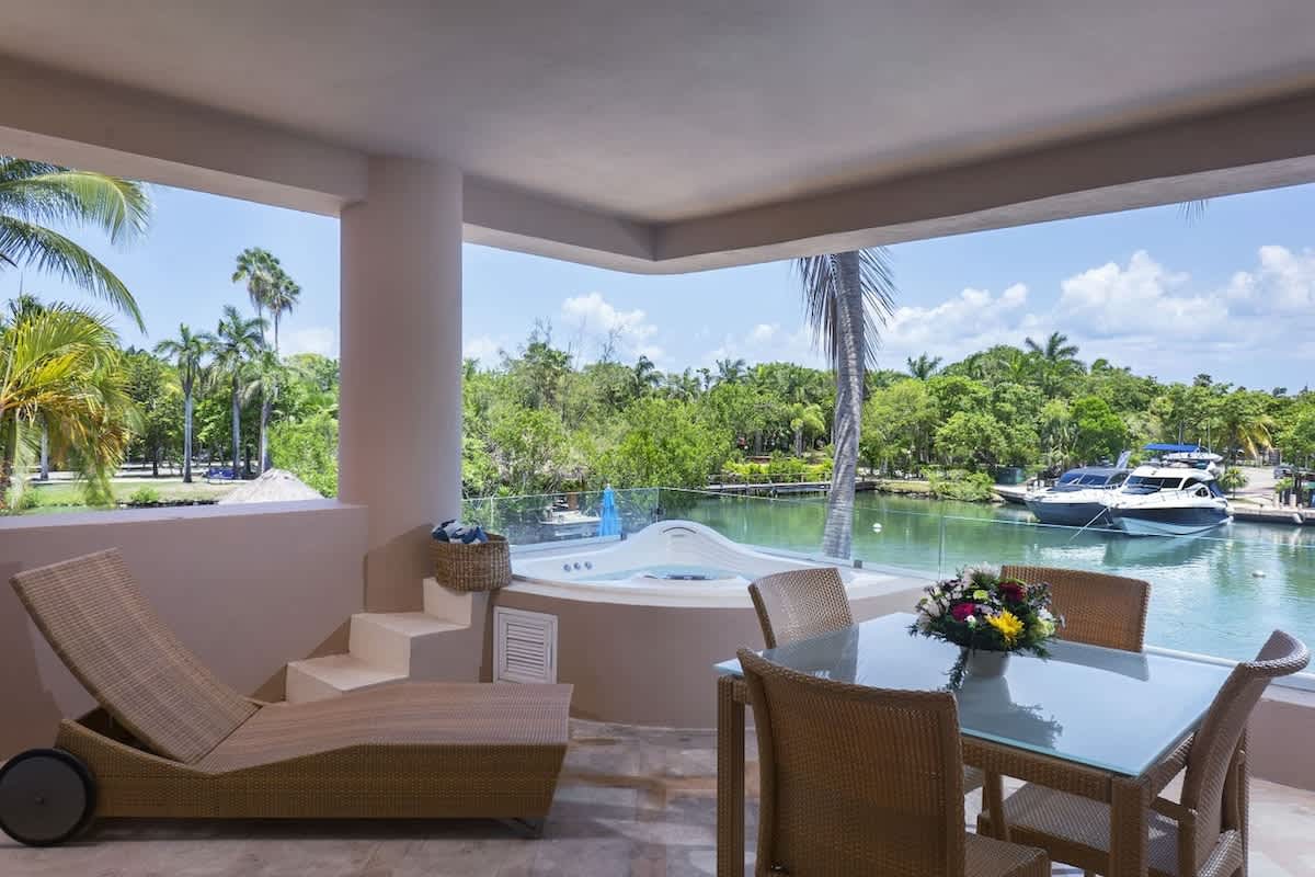 Puerto Aventuras Apartment: Gran Marina Views! — Puerto Aventuras, Quintana Roo — vacation rental