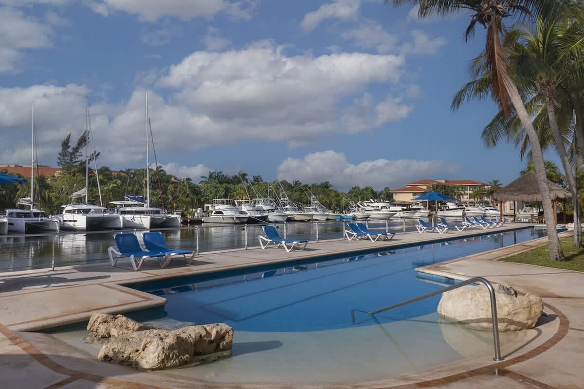 Gran Marina Puerto Aventuras: Jacuzzi and Garden — Puerto Aventuras, Quintana Roo — vacation rental