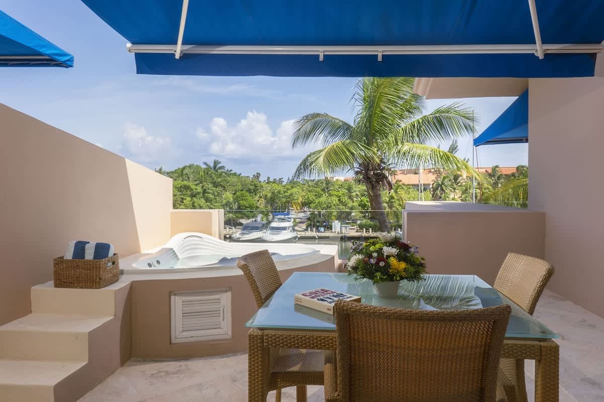Puerto Aventuras Apartment in Gran Marina — Puerto Aventuras, Quintana Roo — vacation rental