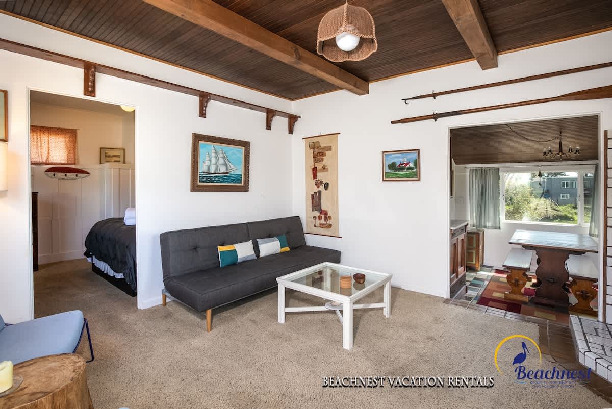 Beachfront at Twin Lakes Beach 3