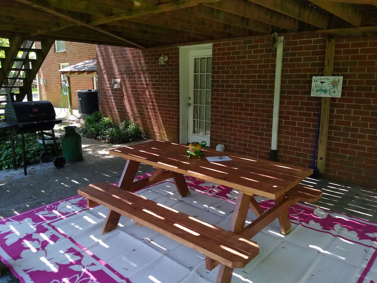 STUDIO APARTMENT!  18 mi to downtown Nashville! — Mt. Juliet, TN — vacation rental