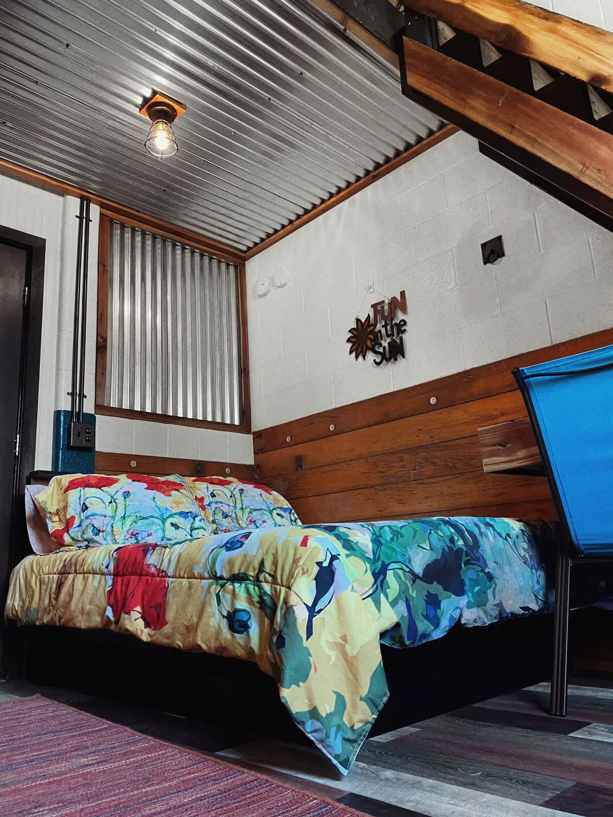 Horse Stall Suite 8 Aunt Anna and Country Cookin! — Lebanon, TN — vacation rental