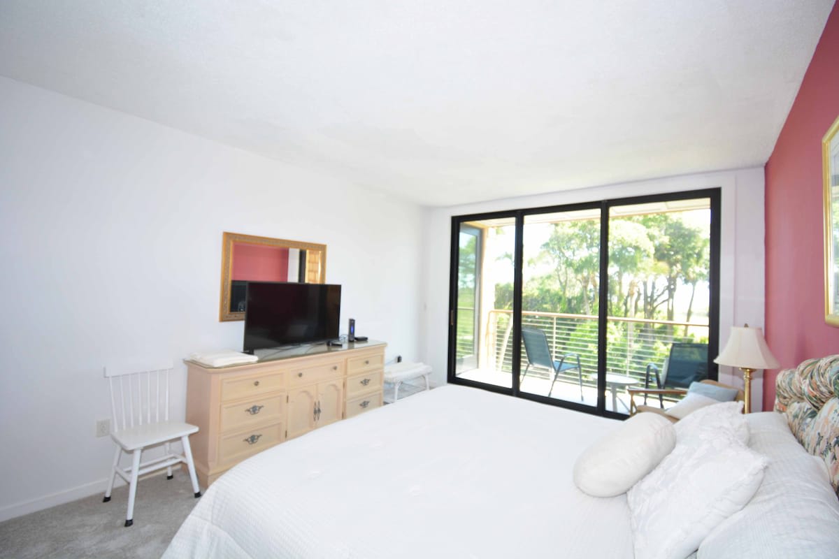 Hideout at Shipwatch - On The Beach 6