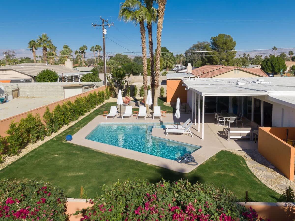 Mid - Century Retreat