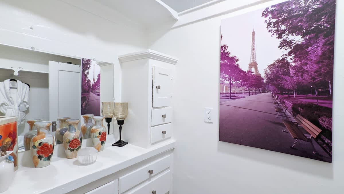 Metro Paris- Elegant French Themed