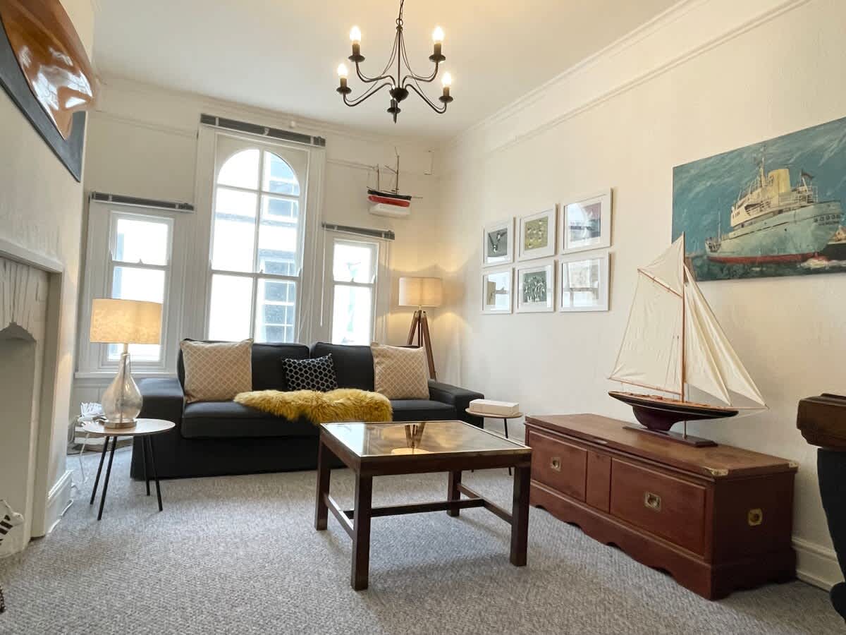 Charming 2-Bed Artist's Residence Central Penzance — Penzance, England — vacation rental