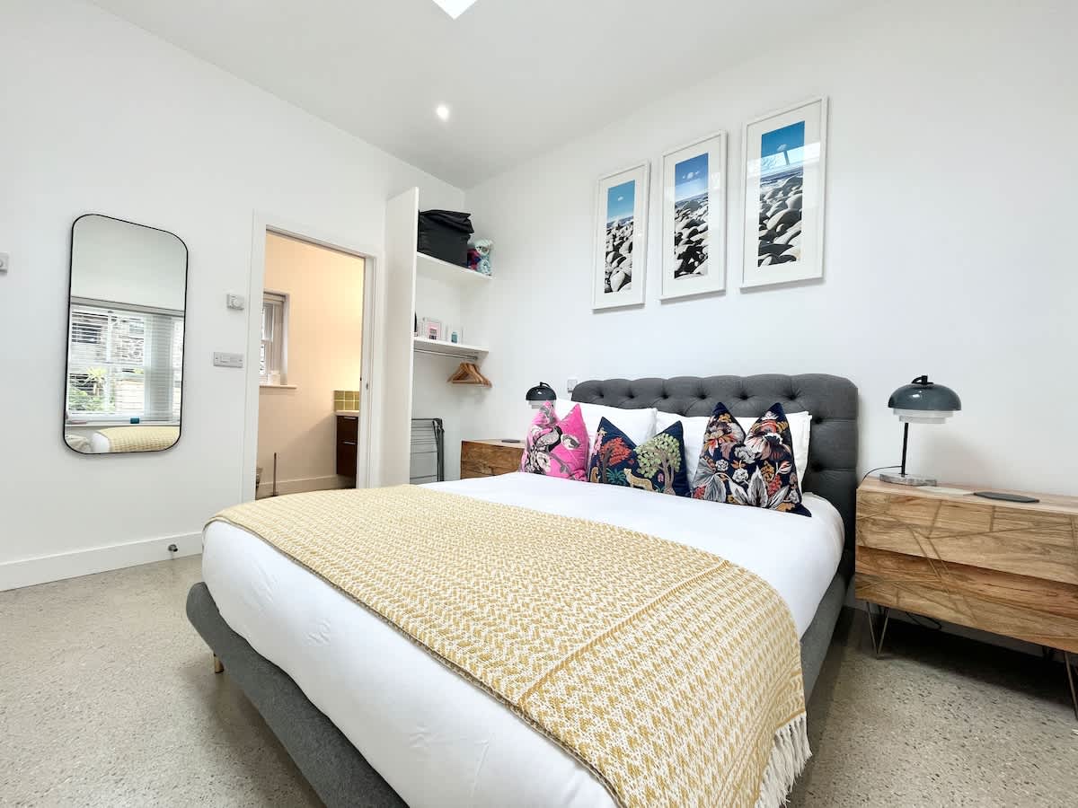 Stunning 1 Bed~ River view~ parking~central — Newlyn, Cornwall — vacation rental