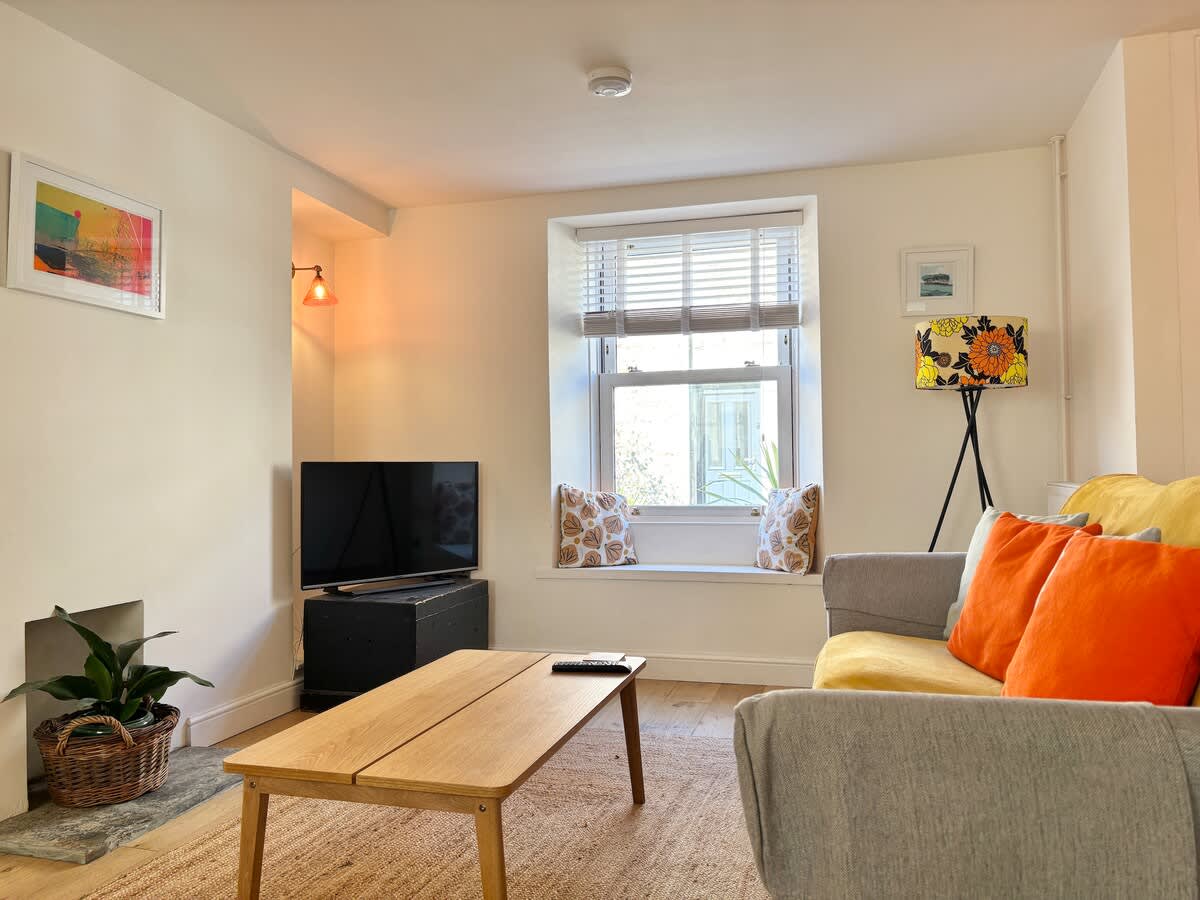 Pandora Cottage – Charming Seaside Escape, Newlyn — Newlyn, Cornwall — vacation rental
