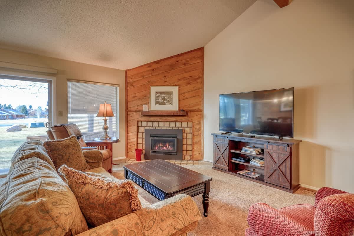 3BR, Deck, BBQ, A/C, Walk to Shops & Trails — Pagosa Springs, CO — vacation rental