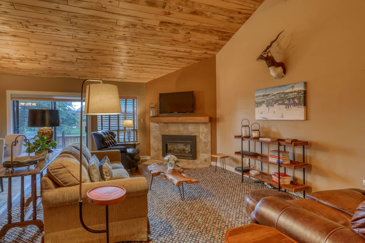 Pagosa Summer Escape! Relaxing 3BR Getaway w/Deck — Pagosa Springs, CO — vacation rental