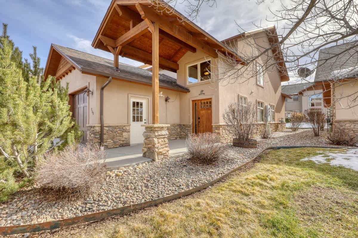 Luxury Getaway | Walkable, Starlink, Patio, Garage — Pagosa Springs, CO — vacation rental