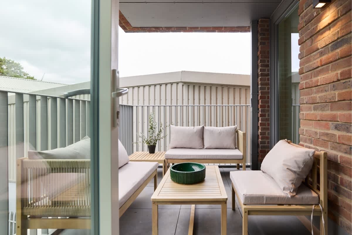 The Tottenham Hale Crib - 2BDR Flat with Balcony