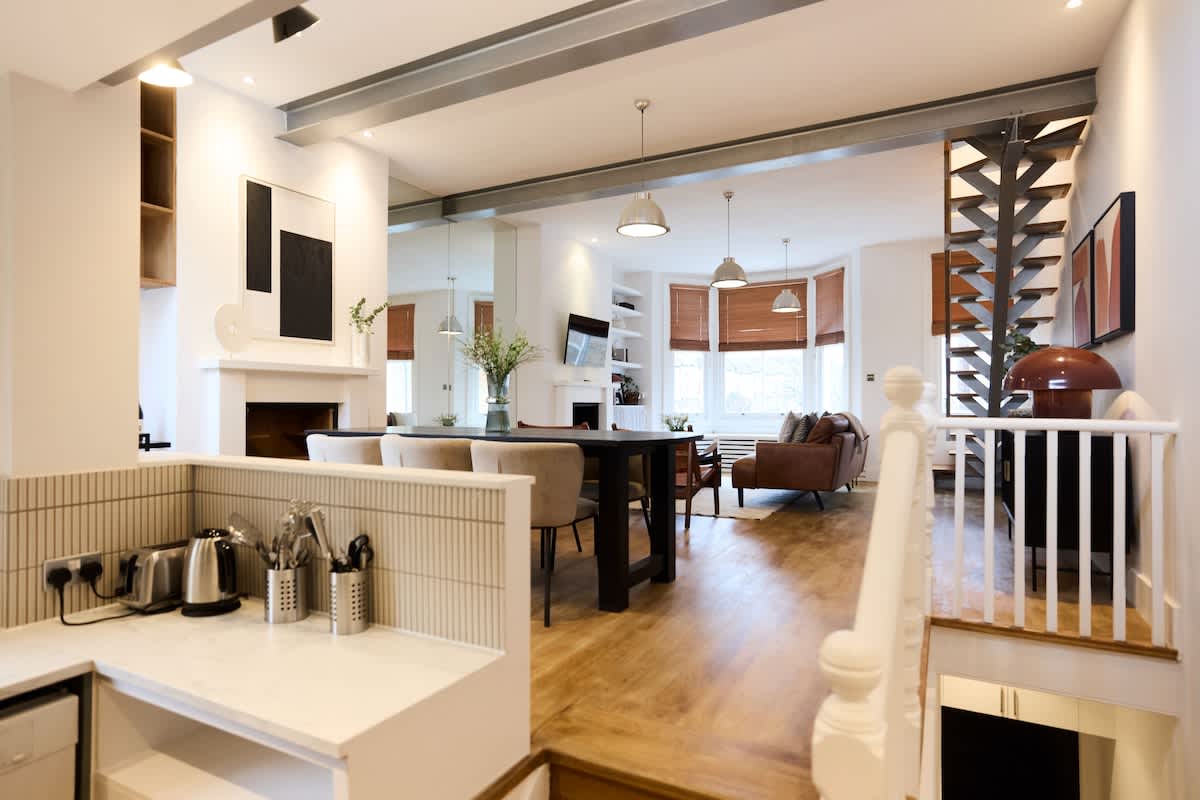 The Kensal Green Hideout - Classy 2BDR Apartment