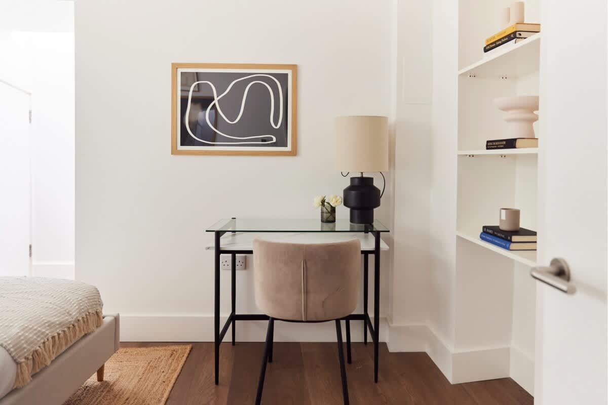 The Ravenscourt Park Escape - Bright 2 Bdr Flat
