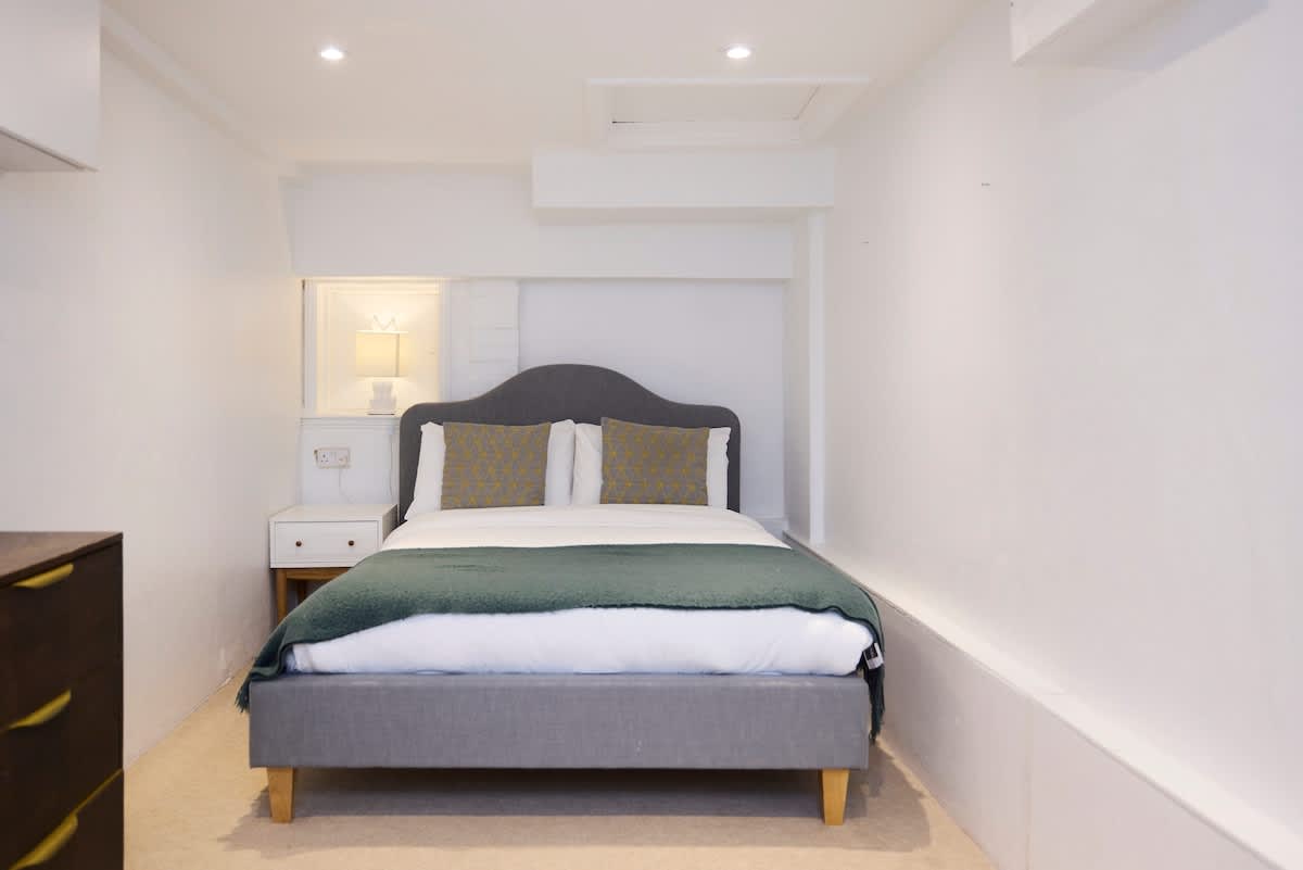 The South Kensington Mews - 5BDR Home