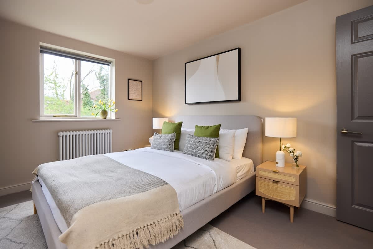 The Twickenham Wonder - 1 Bdr Flat with Parking