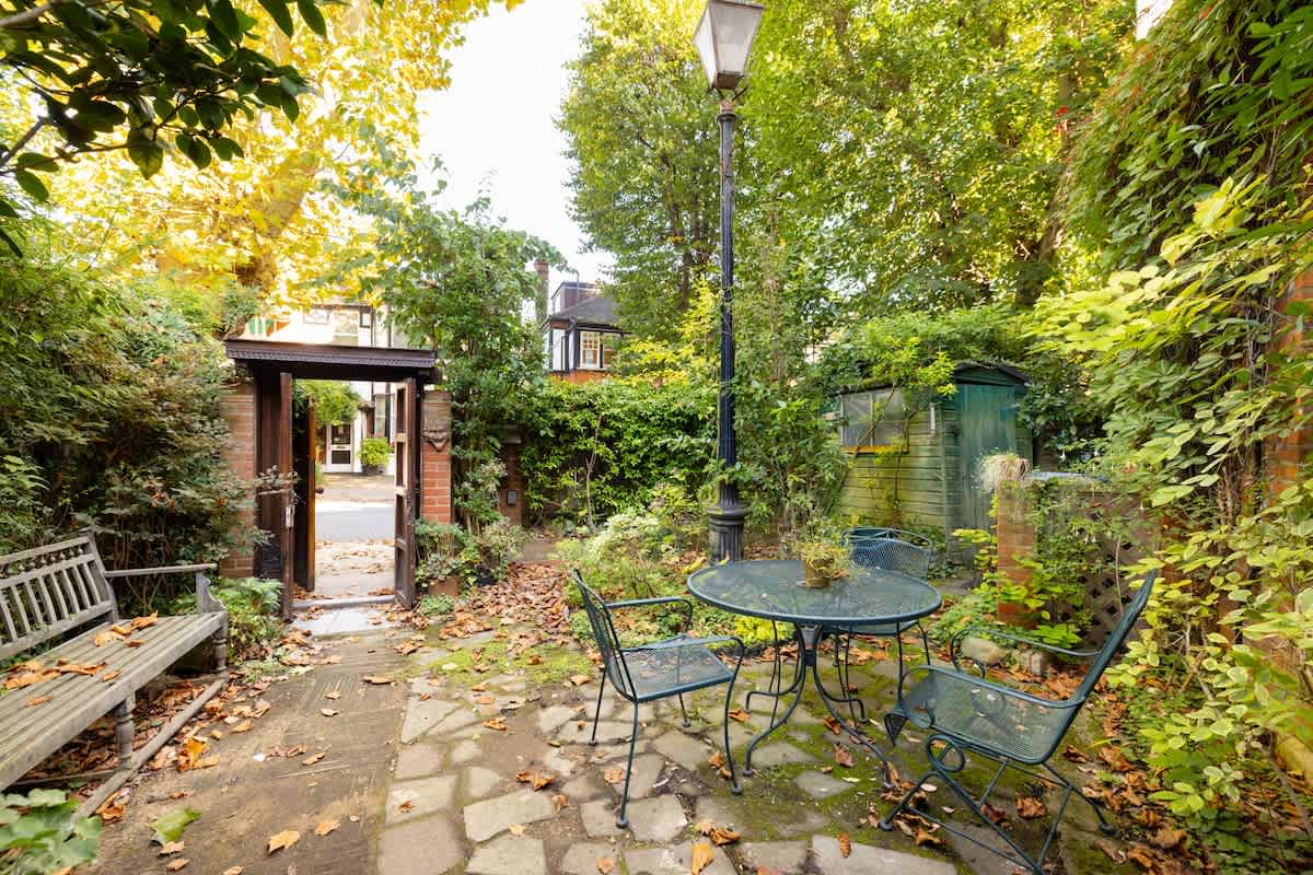 The Abinger Place