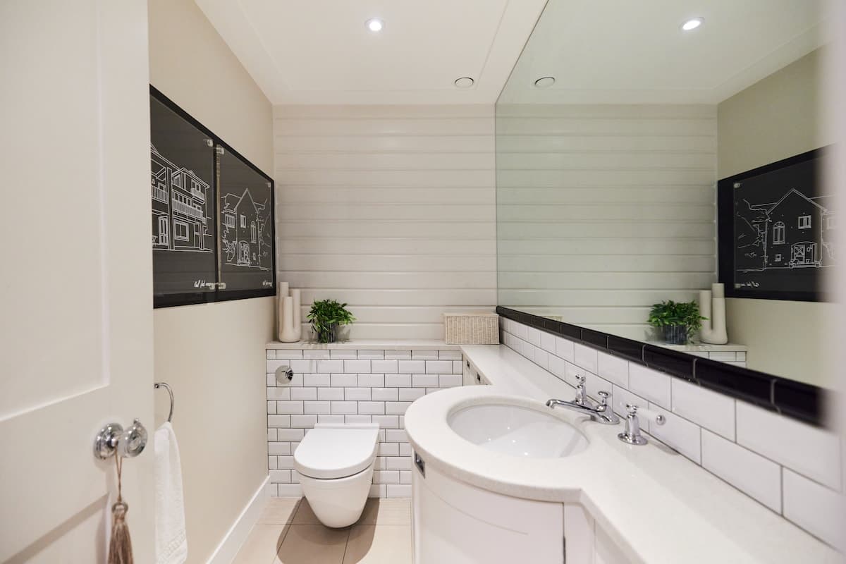 The St Lukes Garden Place - Spacious 4 Bdr House