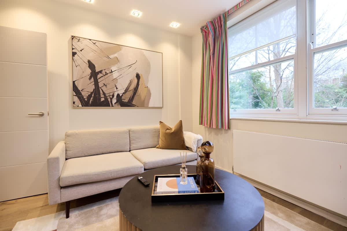 The South Hampstead Hideaway - Stylish 6BDR home