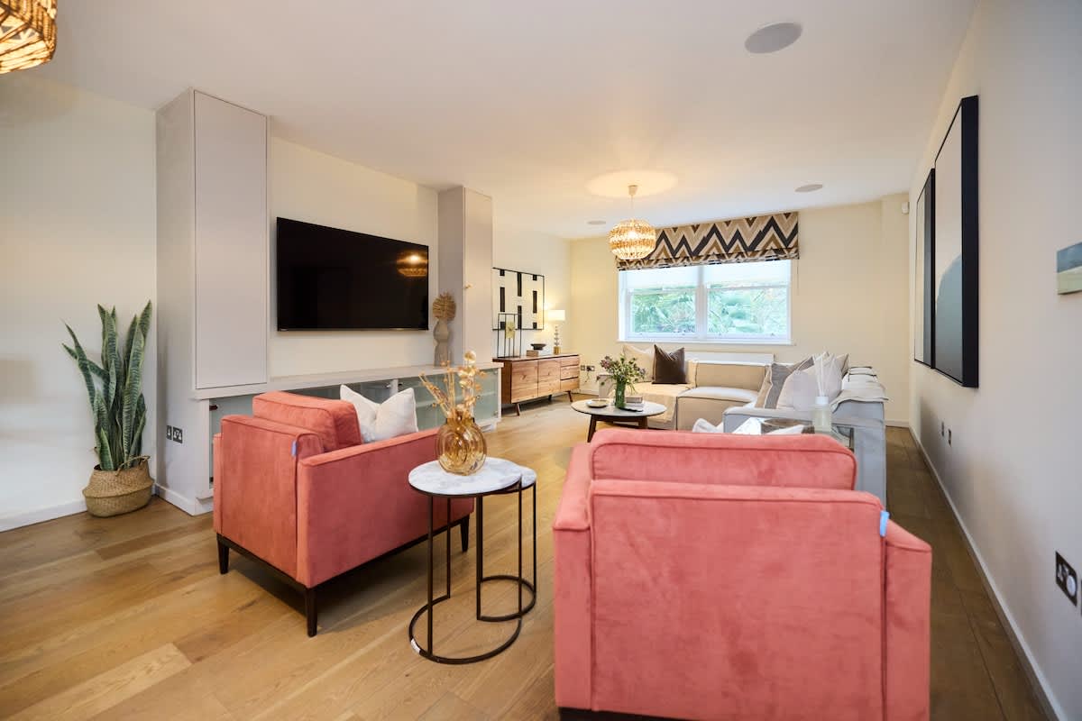 The South Hampstead Hideaway - Stylish 6BDR home