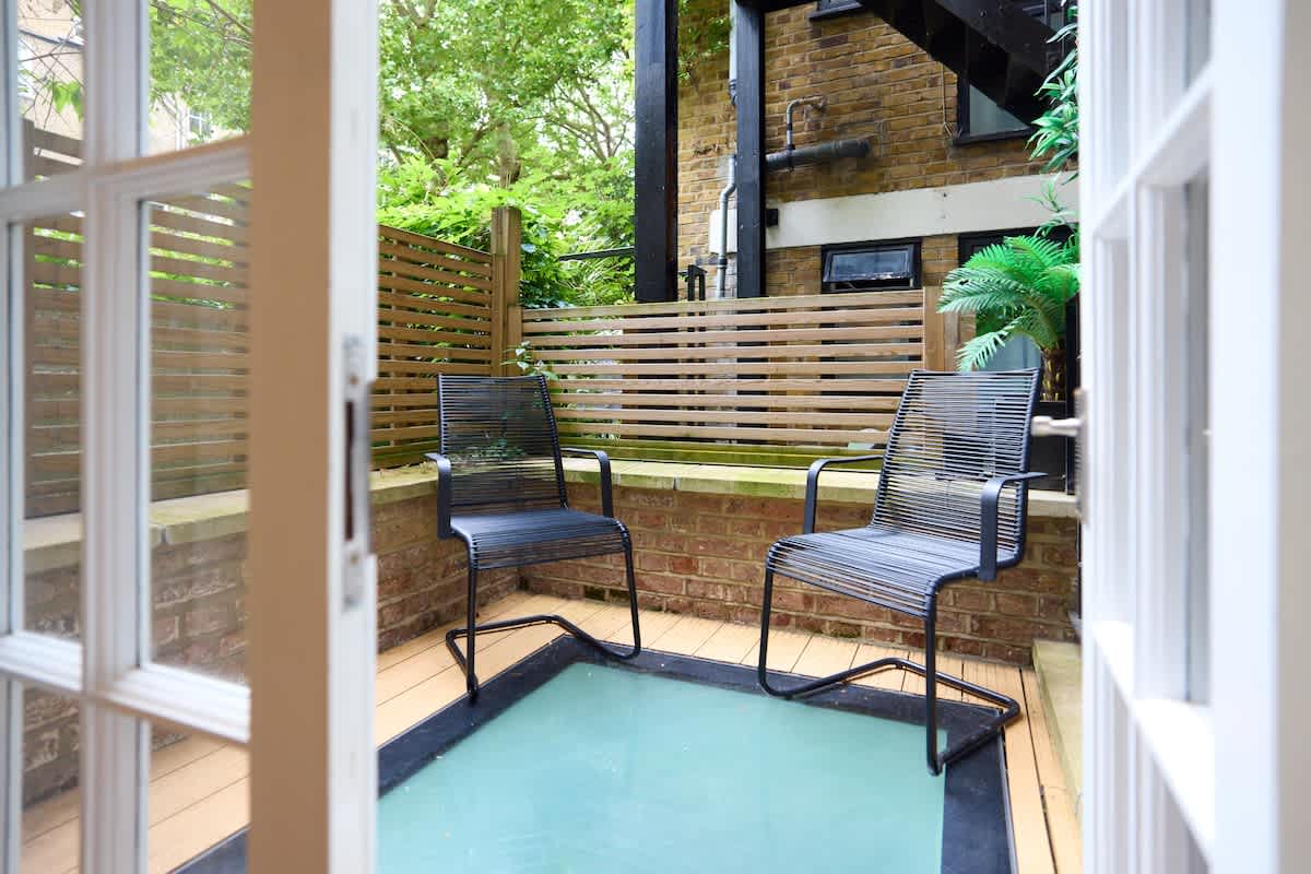 The Bayswater Retreat