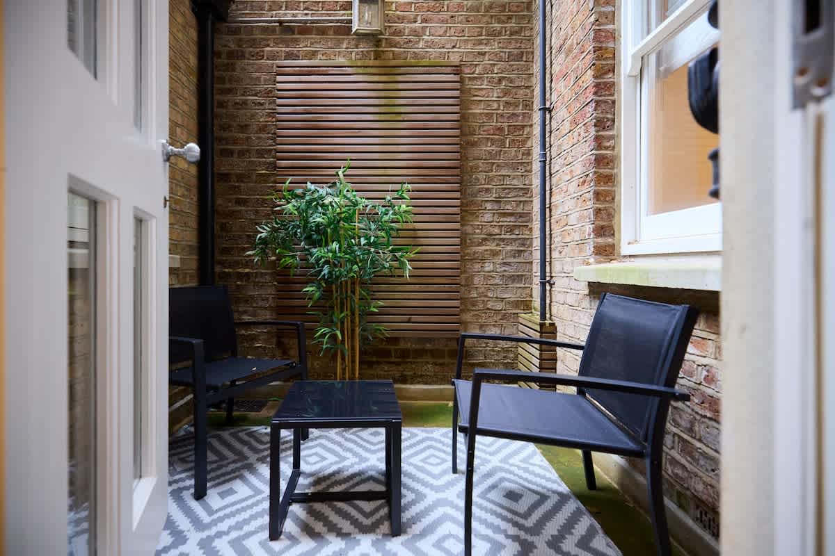 The Bayswater Retreat