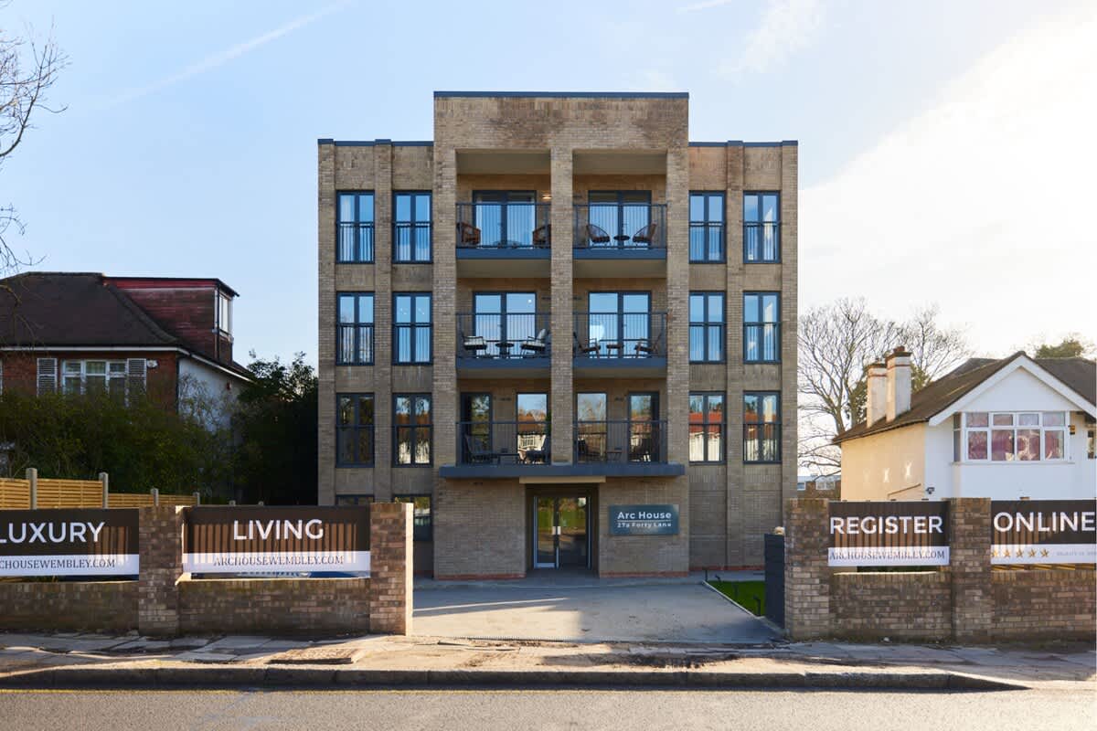 The Wembley Park Wonder - 2 BDR Flat with Balcony