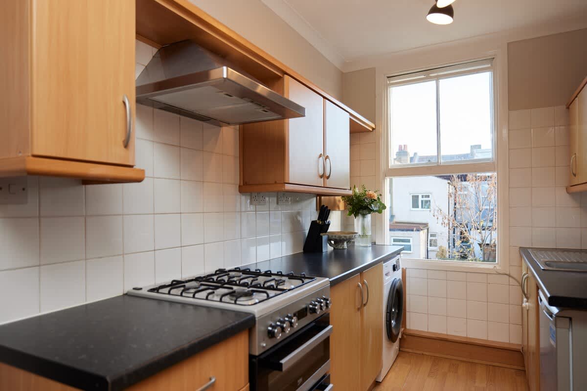 The Leyton Midland Crib - Cozy 2BDR  with Garden