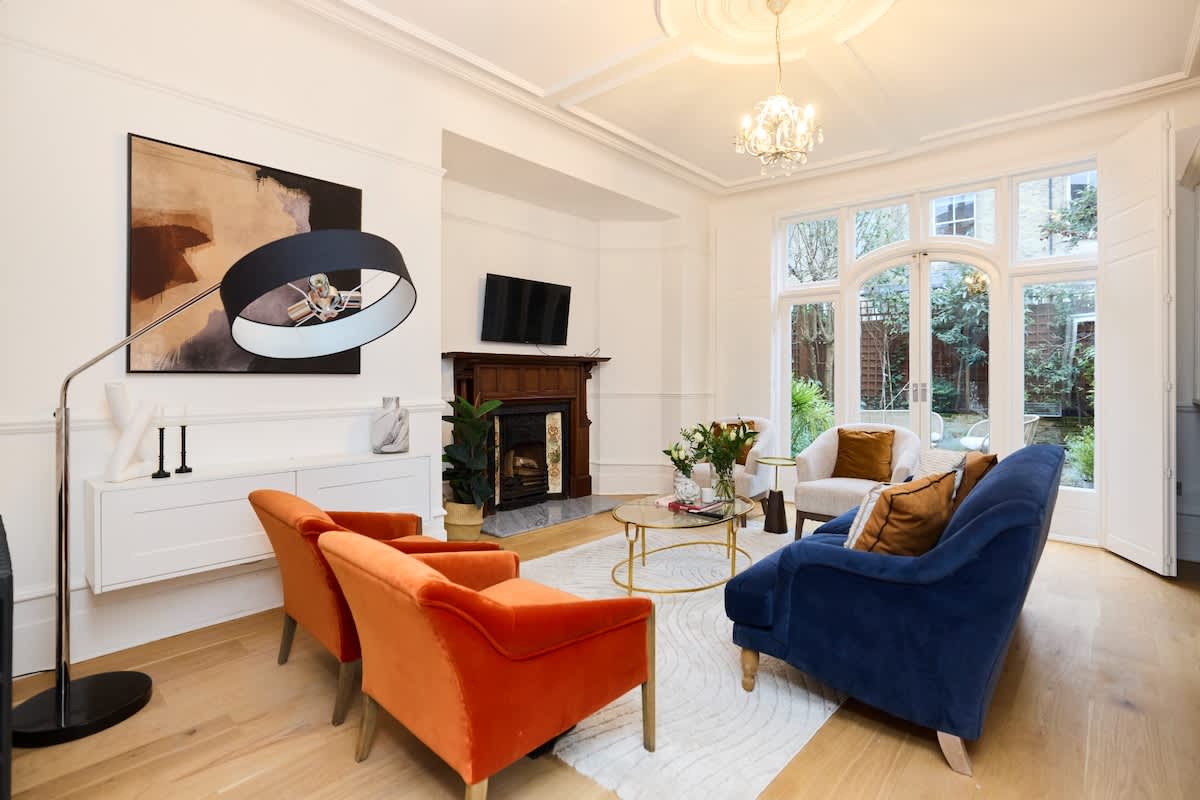The Belsize Park Place - 6BDR Home with Garden