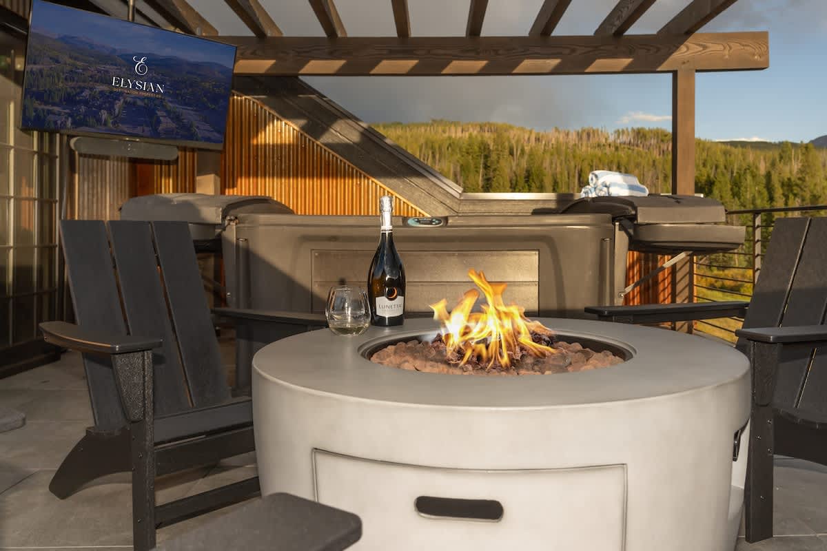 - Pour a glass and enjoy the glow of the fire under starry mountain skies
- Relax in comfy seating while soaking up fresh alpine air and peaceful vibes
- Whether day or night, this outdoor space invites laughter and connection