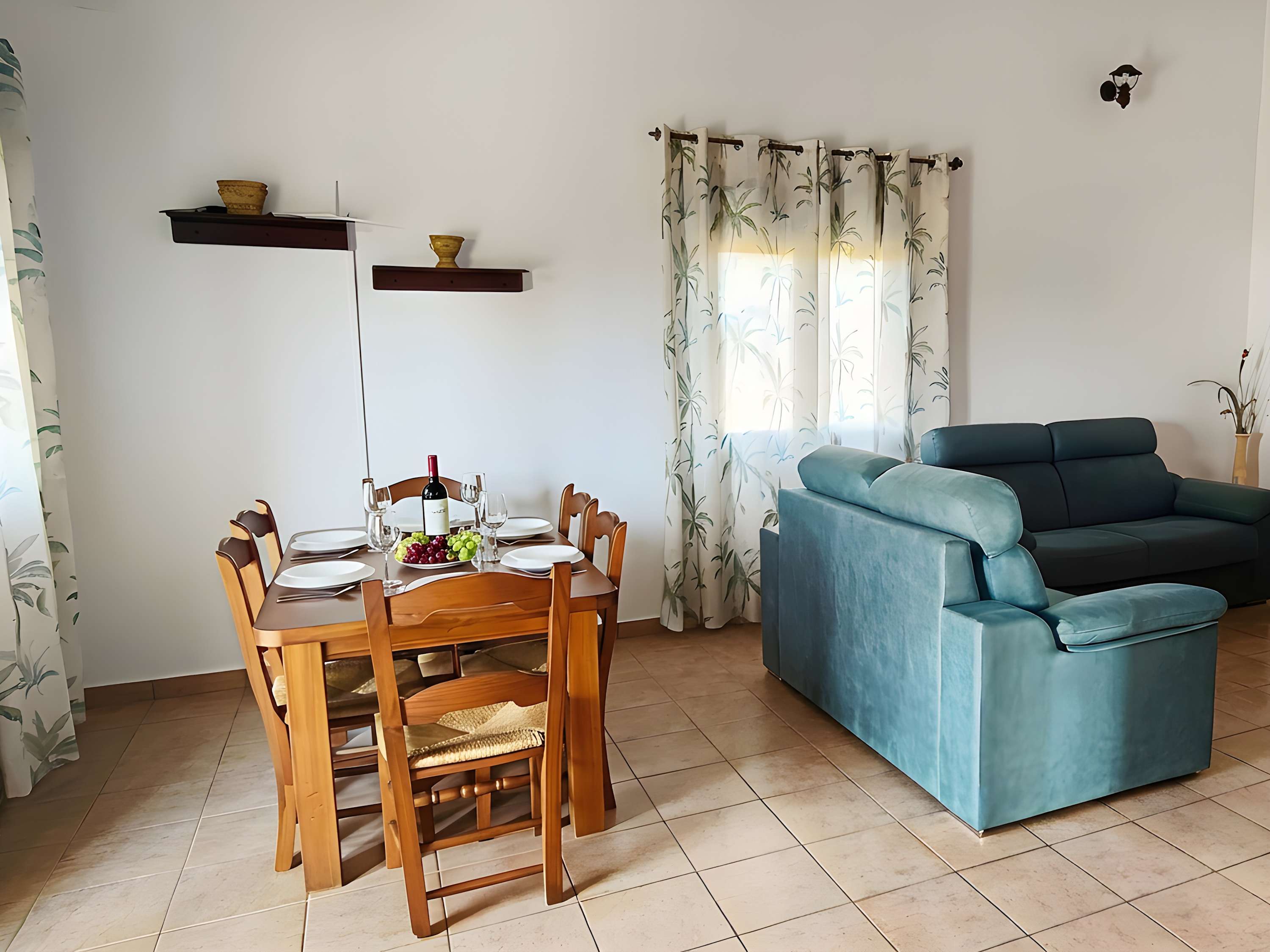 Chalet con piscina y jardín privado, ideal para familias y vacaciones en Conil - image 11