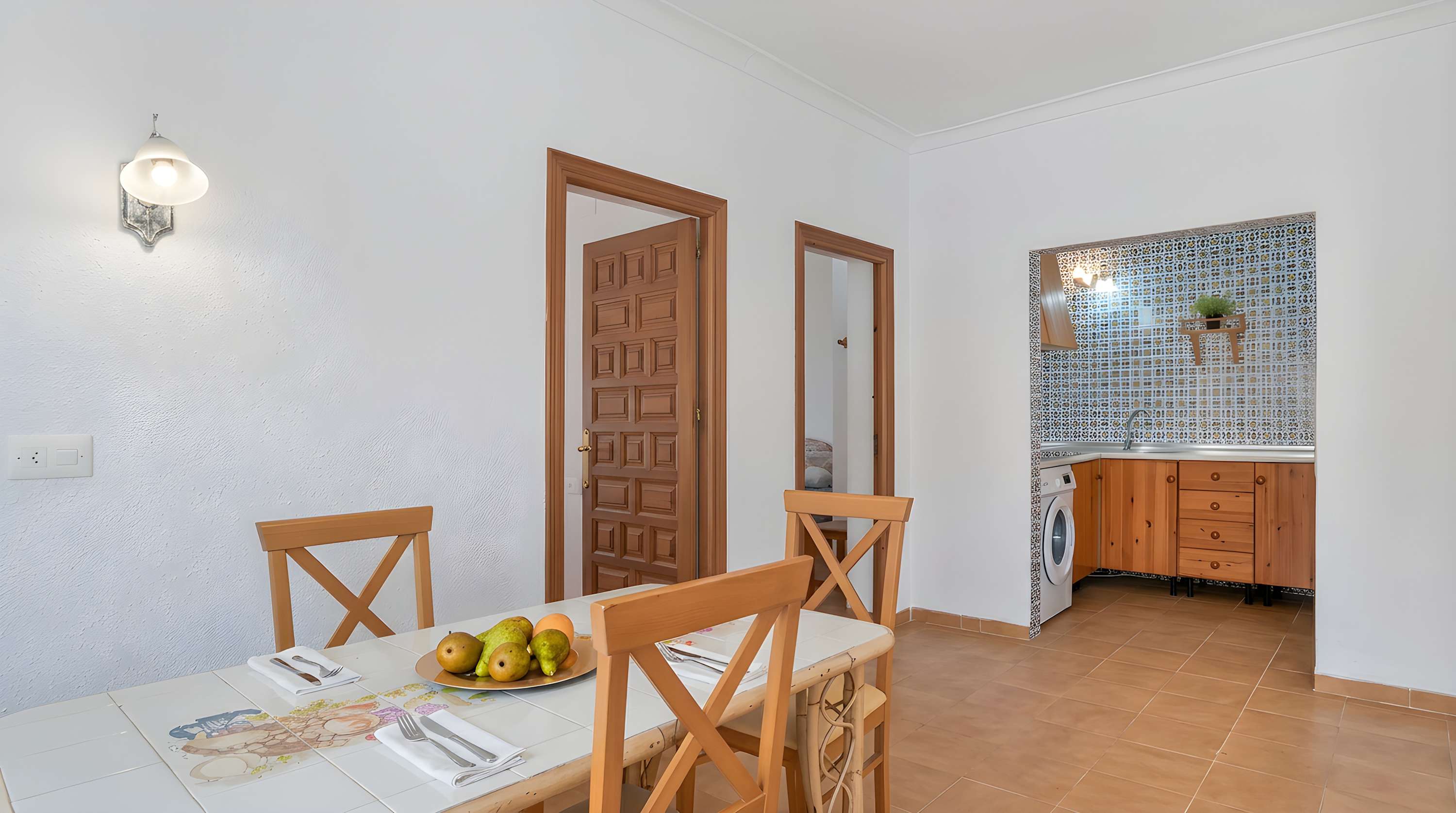 Apartamento accesible en Conil con piscina compartida, parking y jardín privado - image 13